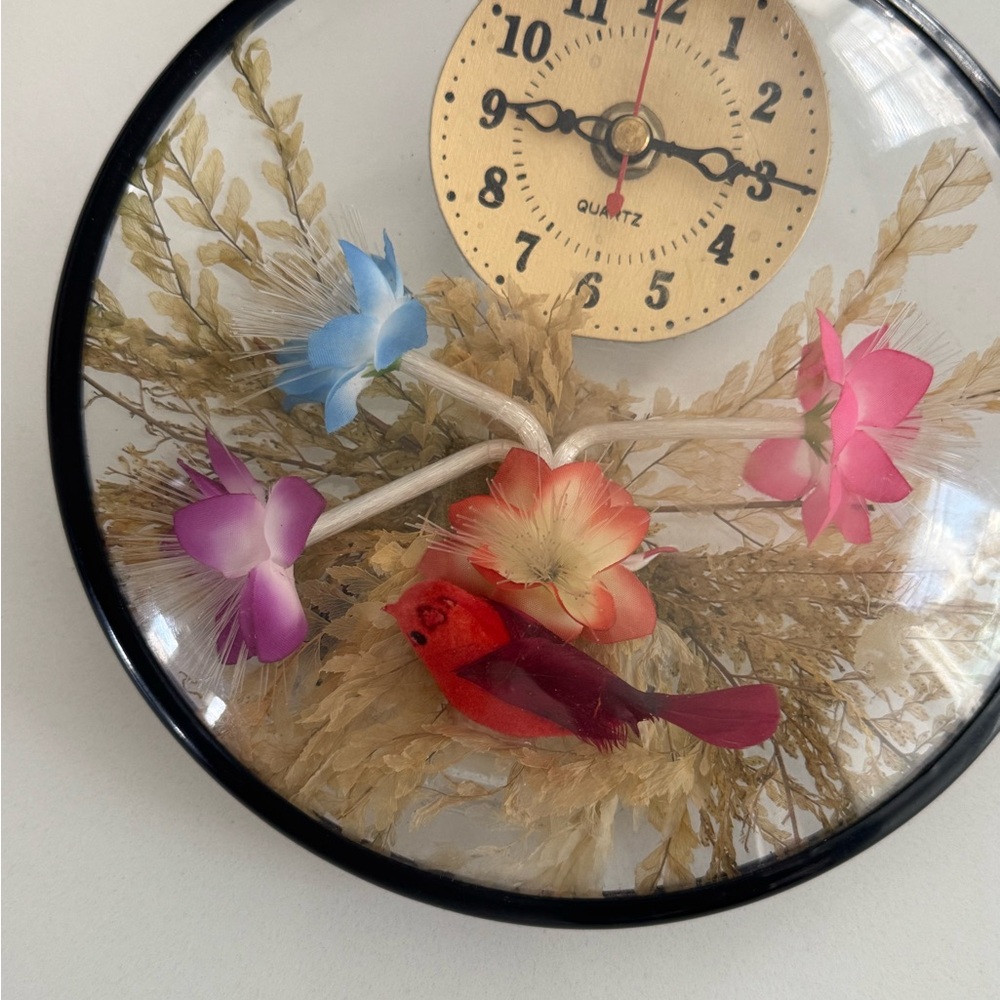 Nature-Inspired Wall Clock with Vibrant Floral Design